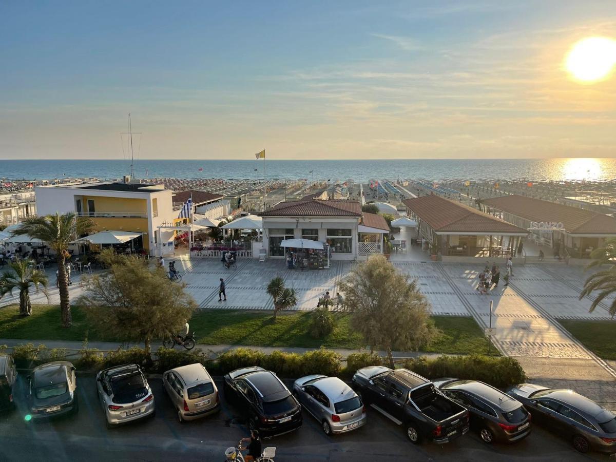 Hotel Valdinievole Lido di Camaiore Eksteriør bilde
