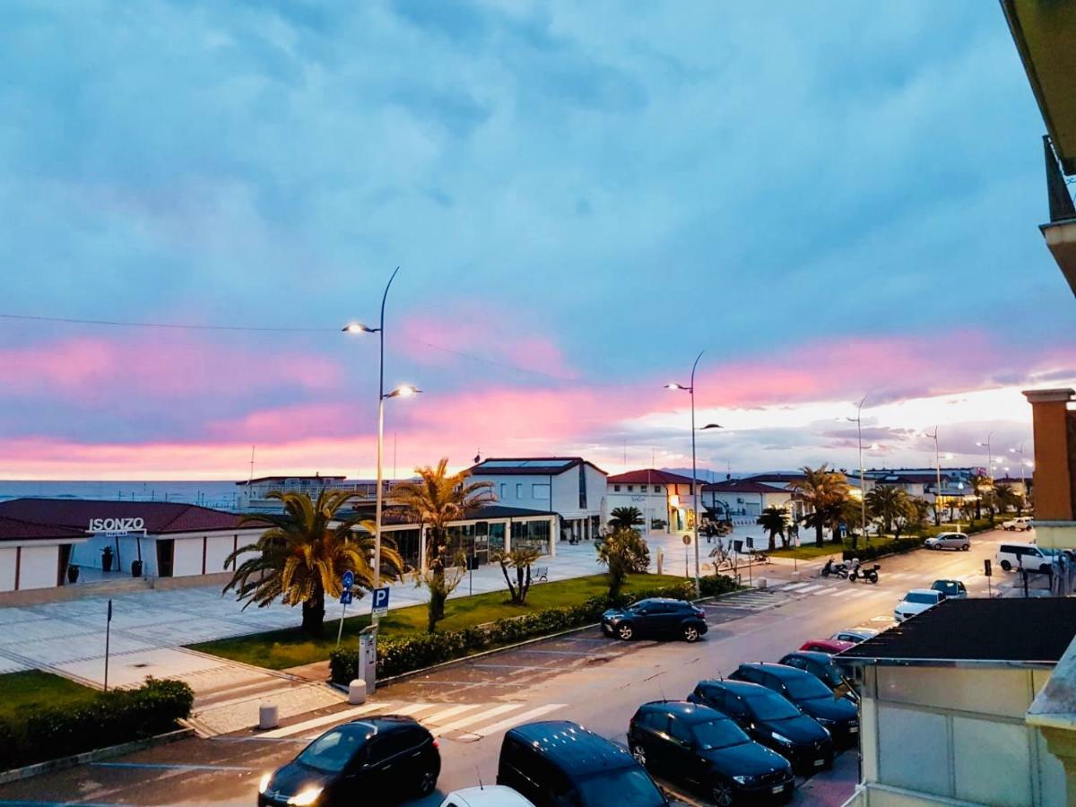 Hotel Valdinievole Lido di Camaiore Eksteriør bilde