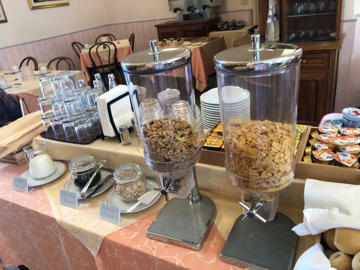 Hotel Valdinievole Lido di Camaiore Eksteriør bilde